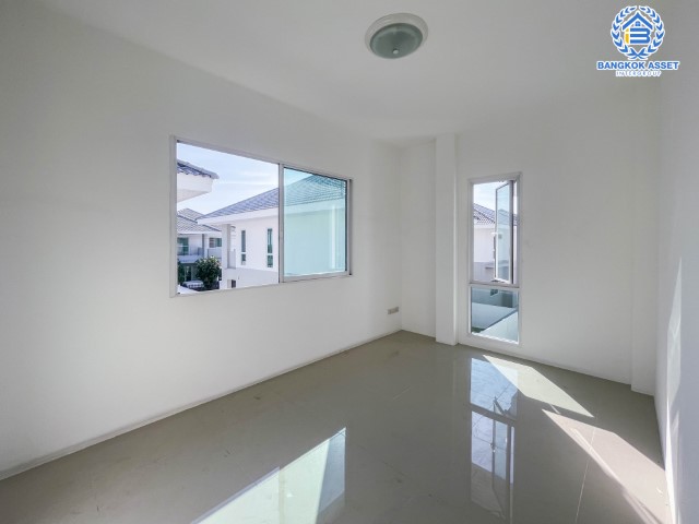 *****บ้านเดี่ยวมือสอง ม.แพลทฟอร์มออคิดพาร์ค บางนา-ตราด หลังมุม เนื้อที่ 67.3 ตร.ว. ฟังก์ชัน 3 ห้องนอน 2 ห้องน้ำ 2 ที่จอด บนทำเลเดินทางสะดวก เชื่อมต่อถนนบางนา-ตราด เข้าเมืองสะดวก ใกล้จุดขึ้นทางด่วน "บูรพาวิถี"